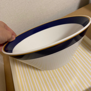 シンプルな食器セットの画像