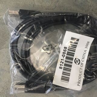 USBケーブル差し上げます。