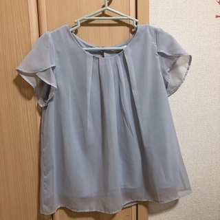 Honeysの綺麗め半袖Tシャツ