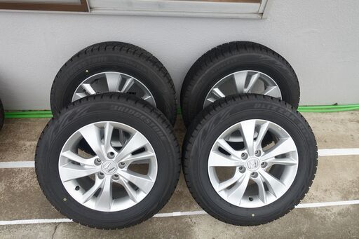 ヴェゼル 純正アルミ215/60R16+スタッドレスBLIZZAK LEVO GZ 15年製（９分山バリ溝