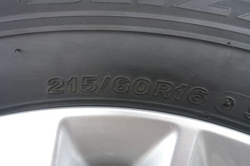 ヴェゼル 純正アルミ215/60R16+スタッドレスBLIZZAK LEVO GZ 15年製（９分山バリ溝