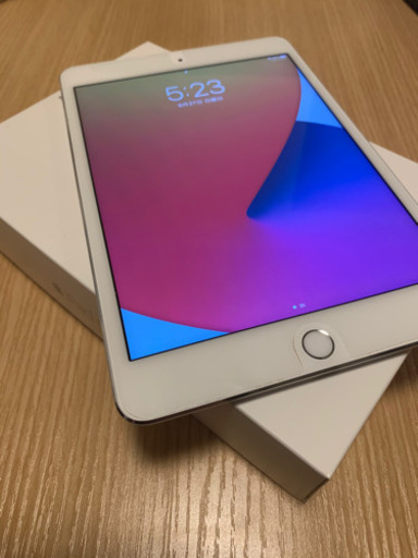 iPad mini 4 Wi-Fiモデル 128GB シルバー