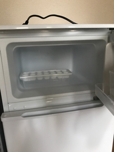 2ドア冷蔵庫　90L