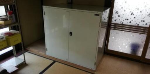 お米貯蔵庫　中古