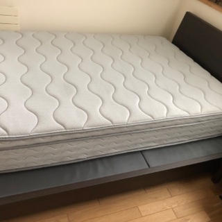 ダブルベッド（マット含む）