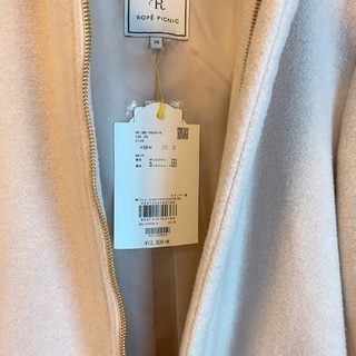 ロペピクニックのアイボリーコートの画像