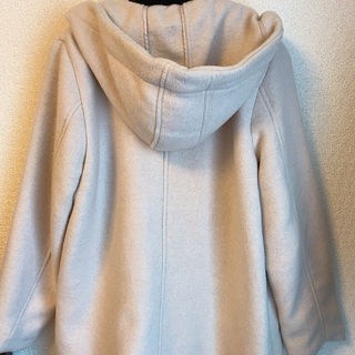 ロペピクニックのアイボリーコートの画像