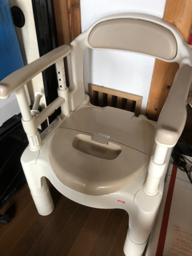 ポータブルトイレ　未使用品【値引応相談】