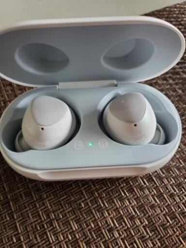 Galaxy BUDS    ワイヤレスイヤフォン