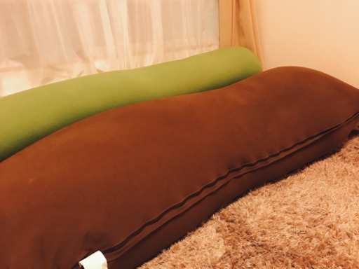 【受け渡し先決まりました】(値下げ交渉可)Yogibo(大、小)ビーズクッション