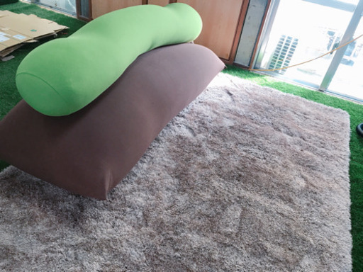 【受け渡し先決まりました】(値下げ交渉可)Yogibo(大、小)ビーズクッション