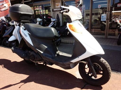 NO.3444　アドレスＶ１２５Ｇ　４サイクル　ＦＩ車　リヤボックス付き　ホワイト　☆彡