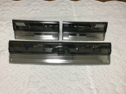 デリカd5ローデスト リアガーニッシュ