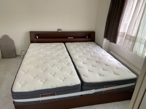 【取引中】クイーンサイズベット　引き出し付き