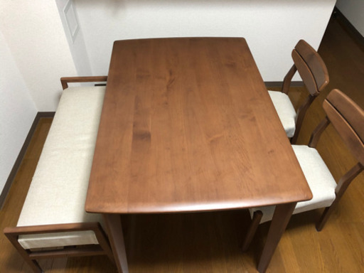 ニトリ ダイニングテーブル