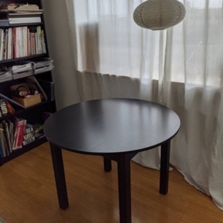 IKEA ラウンドダイニングテーブルの画像