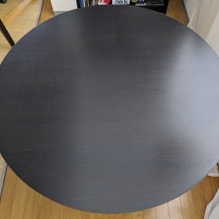 IKEA ラウンドダイニングテーブルの画像