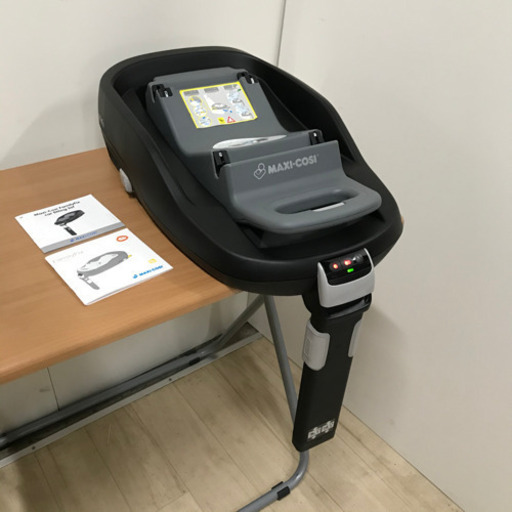 現在取引中！マキシコシ  ファミリーフィックス　ISOFIX 車載用ベース