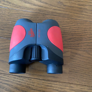 古いカメラと双眼鏡の画像