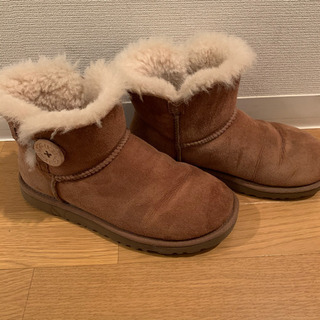 《無料》UGG ムートンブーツ　ショート　23cm