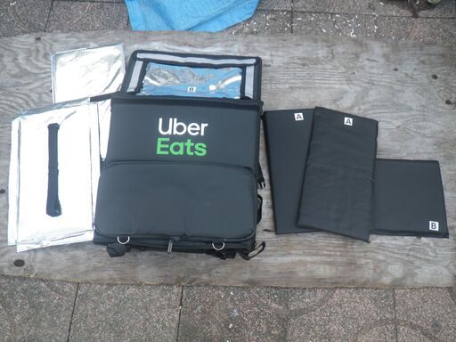 ■新品未使用■Uber Eats (ウーバーイーツ) 公式バッグ 宅配 保冷 保温 ライトとガイドブック付き
