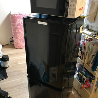 冷蔵庫と電子レンジの画像