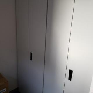 キャビネット(大・小)複数ありの画像