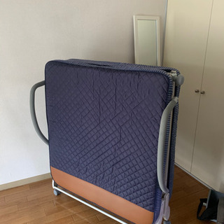 折りたたみベッドの画像