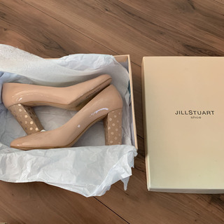 JILLSTUARTのエナメルパンプスの画像