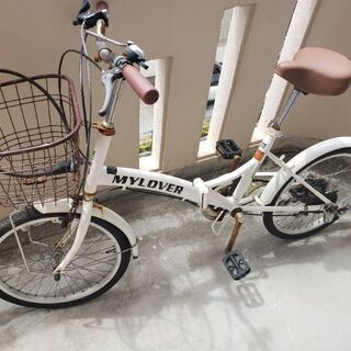 折り畳み自転車の画像