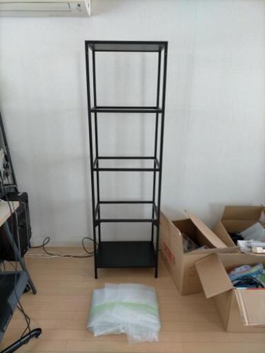 IKEAのガラス棚
