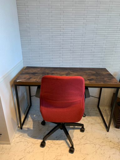 パソコンデスク、ワークチェアのセット。お譲りします。※10月14日までに取りに来ていただける方限定※