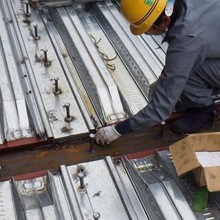 鉄骨工事スタッフ◆土日休みもOK！年収500万円以上も可能！☆仕事もプライベートも充実♪の画像