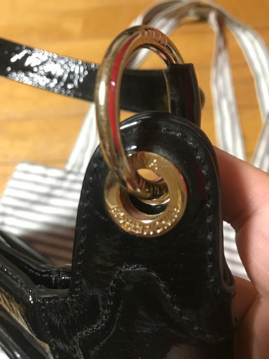 ANYA HINDMARCH アニヤハインドマーチ　エナメルバッグ