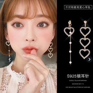 キラキラ　揺れるピアス