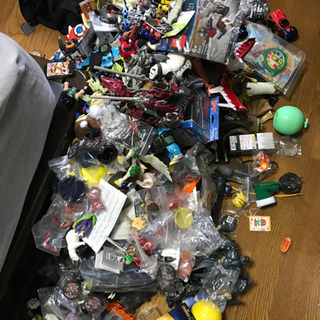 おもちゃ　大量の画像