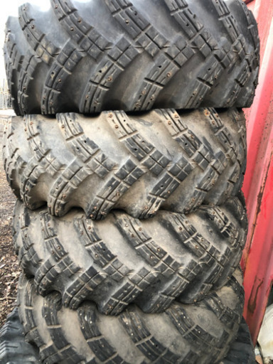 16.9-24タイヤショベル用4本セット❣️