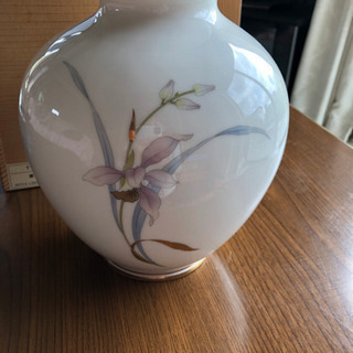 花瓶　HOYA  ホヤ　蘭　木箱ありの画像