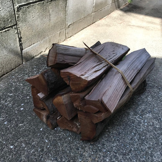 薪　キャンプ、薪ストーブにどうぞ。