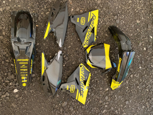 スズキ　RM250 RM125 ポリスポーツ　リスタイルキット　中古