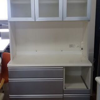 【店舗同時販売中】　ＮＩＴＯＲＩ　ニトリ　ＬＵＣＩＡⅡ　３枚扉キッチンボード　シルバー