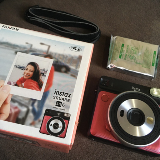 FUJI FILM INSTAX SQUARE SQ6 ルビーレッド