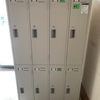 コクヨ 8人用ロッカー ①