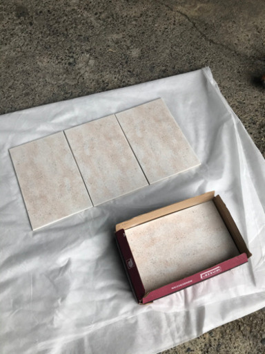 スペイン製化粧タイル(大判)