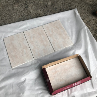 スペイン製化粧タイル(大判)