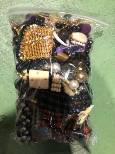 メッキやアクセサリ販売しています！