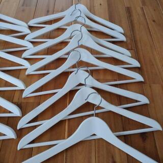 IKEA　木製　白ハンガーの画像