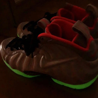 NIKE AIR FOAMPOSITE 蓄光　フォームポジット