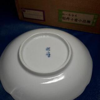 お取引中 木箱入り 小皿 12cm 17枚。 弥生窯 昭峰作 牡丹十客小皿揃 の画像