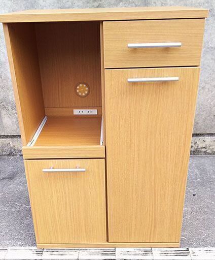小型の食器棚